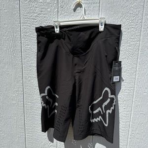 Fox Defend Men’s MTB shorts. NWT, size 32, black color.